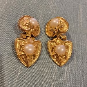Vintage pearl earrings
